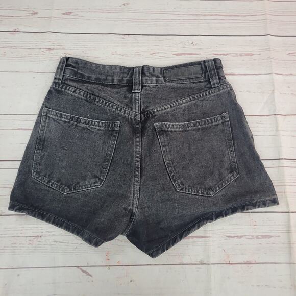 Cotton-On Black High Rise Mom Denim Shorts Size 2 - Picture 2 of 6